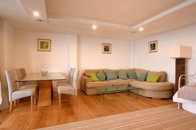 Largigi Offering Two Amazing Panoramic Sea Front Apartments Lyme Regis Dış mekan fotoğraf