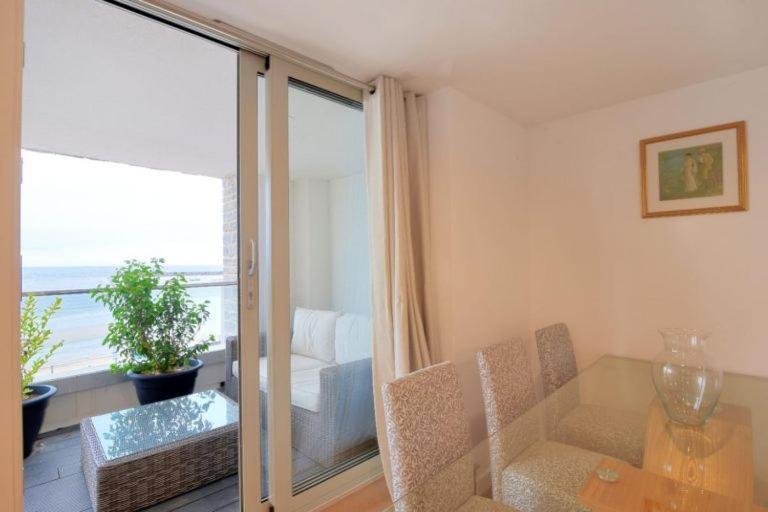 Largigi Offering Two Amazing Panoramic Sea Front Apartments Lyme Regis Dış mekan fotoğraf